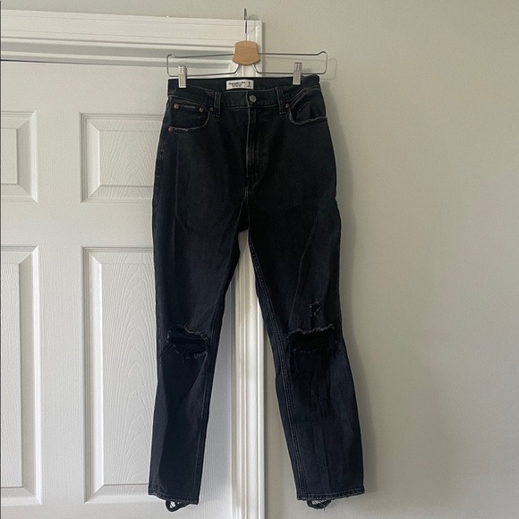 Abercrombie & Fitch Ultra High Rise Ankle Straight Jean Black Wash Size 26 - Picture 1 of 5